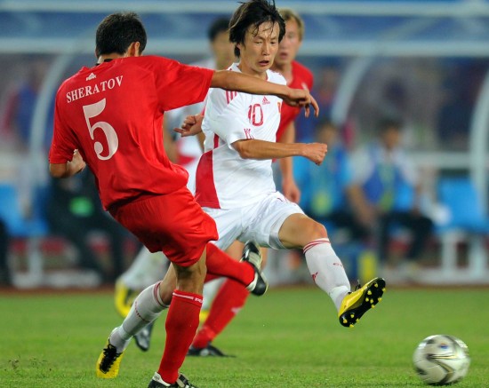 网球公开赛，燕山闪电队与东海玄武队淘汰对手，阵地战处理得当！边后卫成为亮点(法国网球公开赛属于硬地赛事)