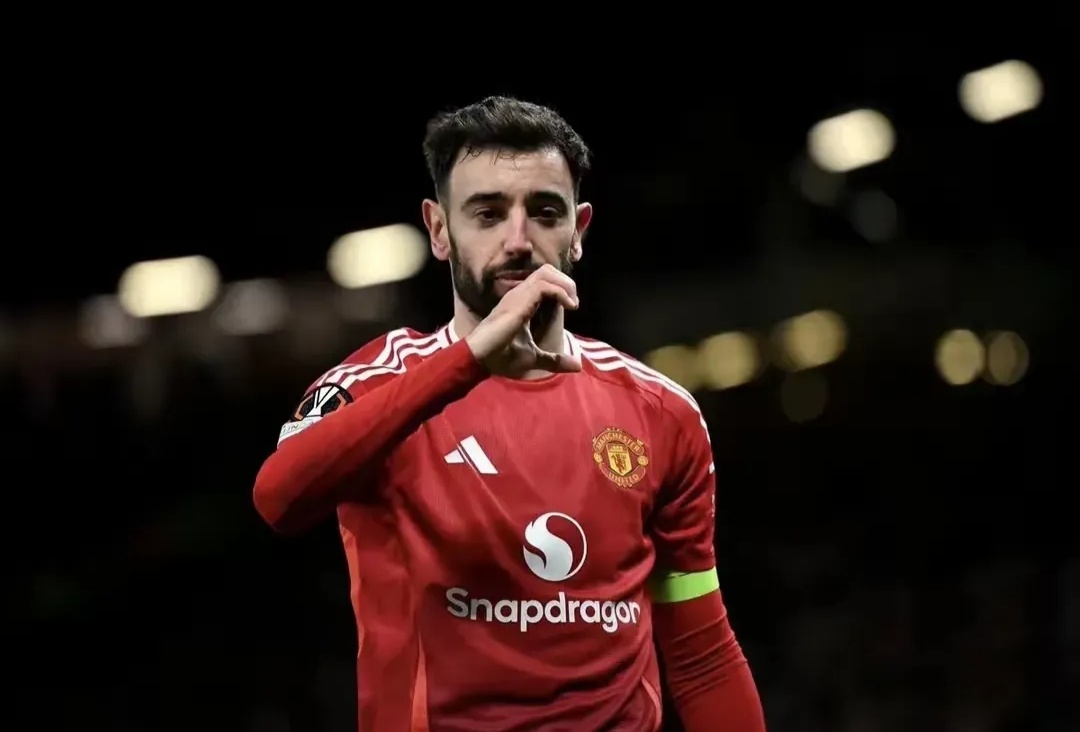 欧超杯倒计时；曼联窗口期造点机会；细节引发关注；态度坚定；心理建设被强调的简单介绍