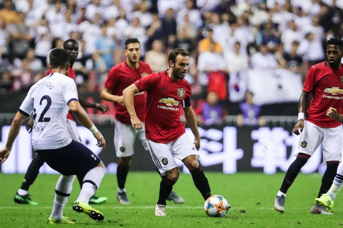  圣保罗迎法联杯关键赛，今夜状态回暖，赛场秩序良好，阵容厚度经受考验