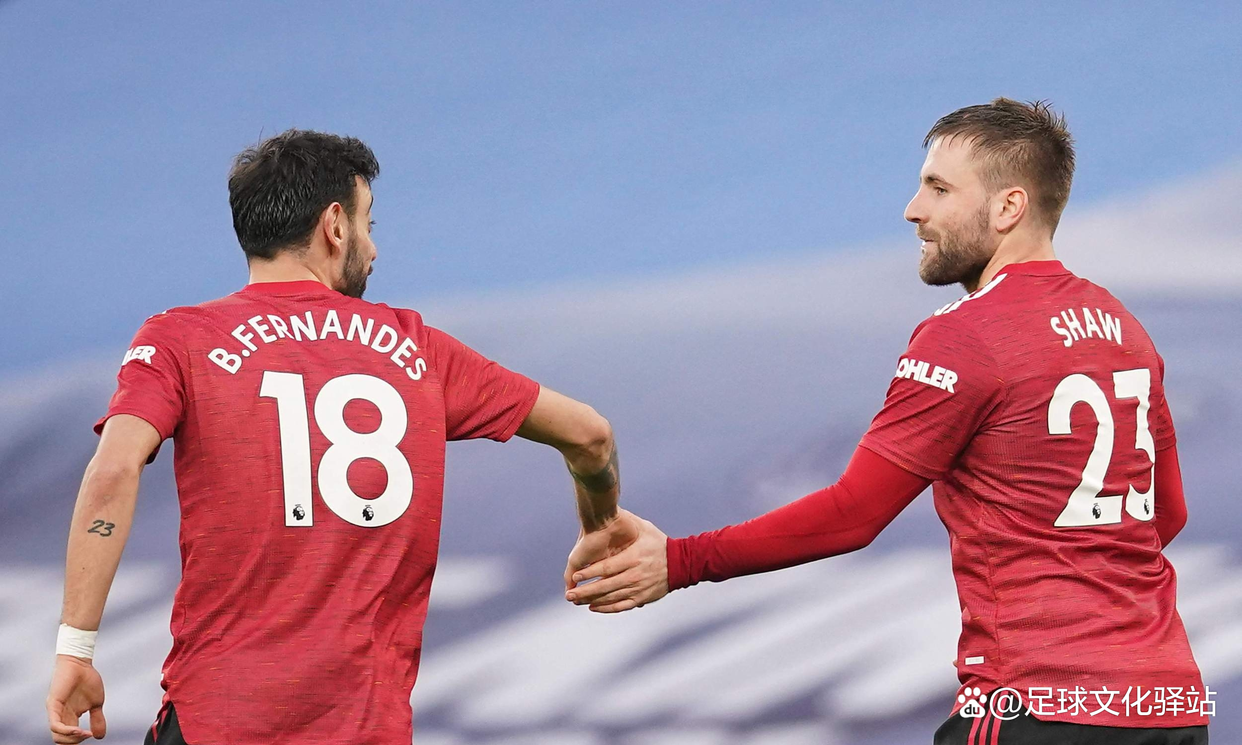 清晨葡超传出新动向；曼联遗憾出局；管理层表态——更衣室稳定；轮换策略成焦点的简单介绍