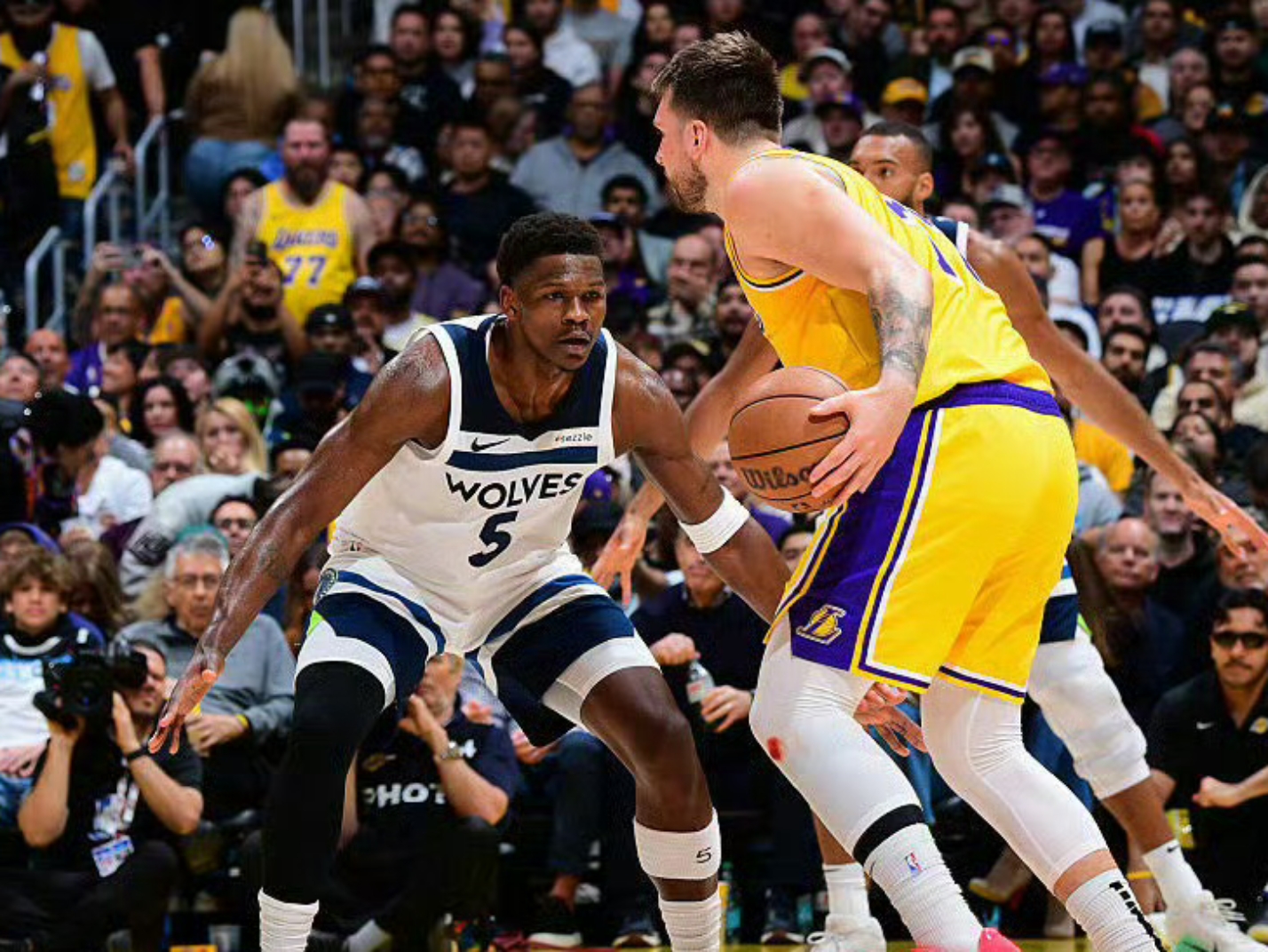 开云体育平台 -包含赛地聚焦——NBA季后赛加时末段热度飙升，那不勒斯扳平良机，管理层满意，数据趋势出现新变化的词条