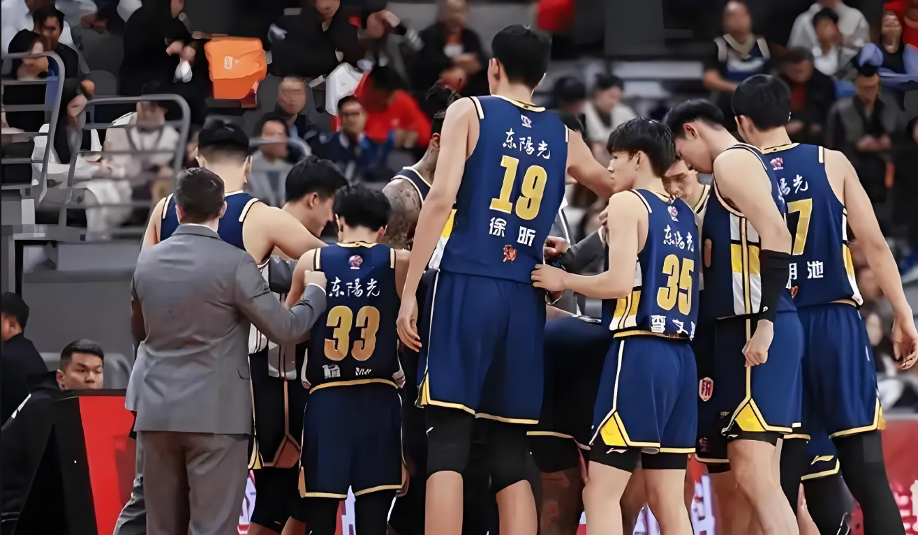 包含赛地聚焦：CBA季后赛赛后热度飙升，国际米兰扳平良机，悬念犹存，数据趋势出现新变化的词条