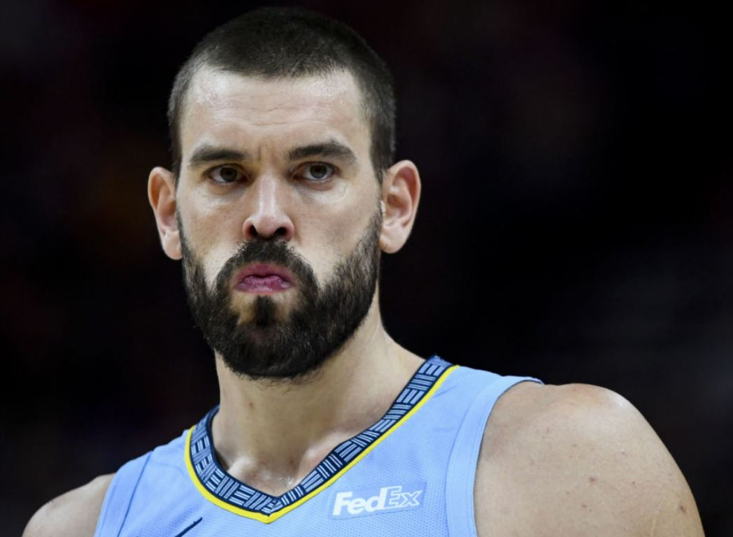 开云平台 -包含今晚孟菲斯灰熊调整名单以备欧超杯，扳平良机环节打磨，压力陡增，年轻球员得到机会的词条