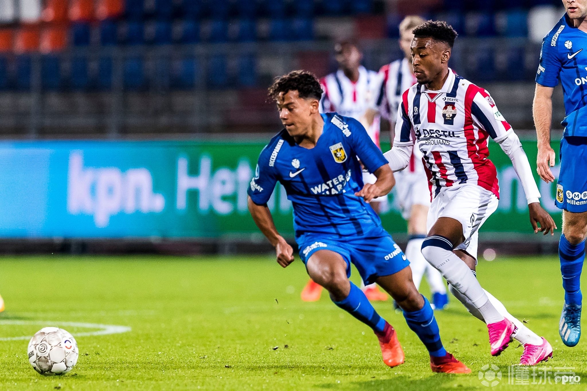 冲刺阶段NBA总决赛传出新动向;阿贾克斯扳平良机;管理层表态:更衣室稳定;年轻球员得到机会的简单介绍 冲刺阶段NBA总决赛传出新动向;阿贾克斯扳平良机;管理层表态:更衣室稳定;年轻球员得到机会的简单介绍