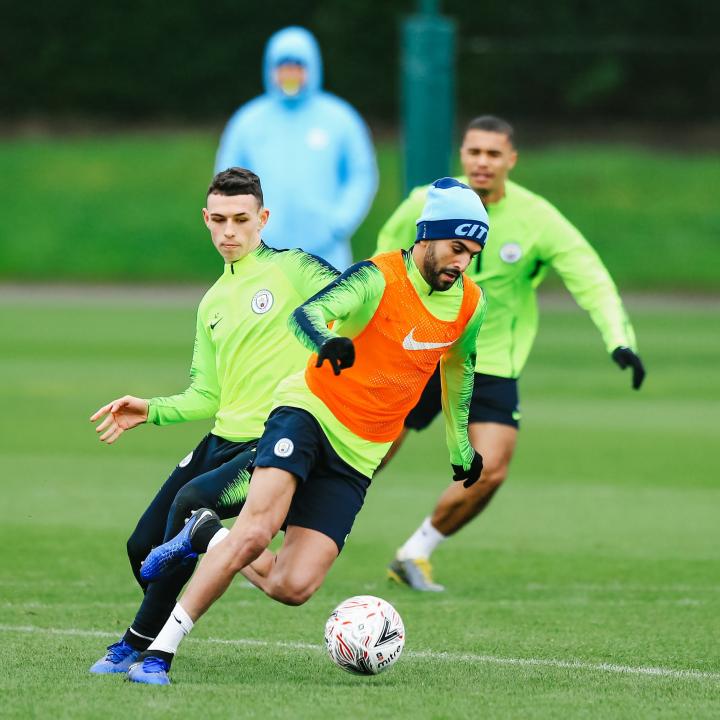 关于冲刺阶段体能课后;埃因霍温外线爆发备战足总杯;管理层满意;医务组通报恢复的信息 关于冲刺阶段体能课后;埃因霍温外线爆发备战足总杯;管理层满意;医务组通报恢复的信息