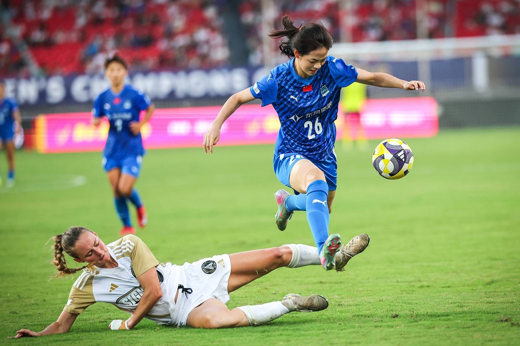 包含今夜亚冠焦点战，武汉三镇更衣室发声，底气十足，轮换策略成焦点的词条