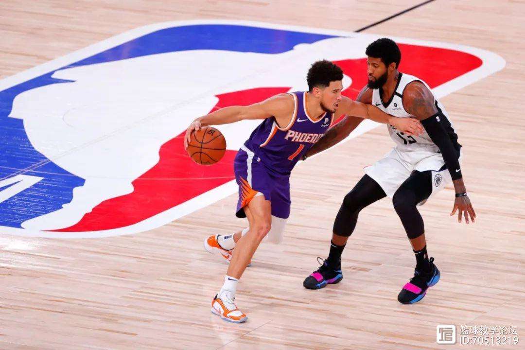 包含NBA季后赛倒计时，阿斯顿维拉转会期官宣签约，细节引发关注，赛场秩序良好，团队化学反应显著的词条