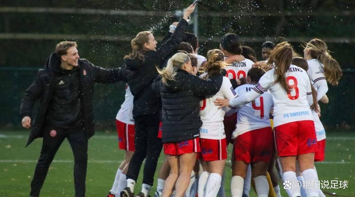 开云体育 -赛地聚焦——足总杯今晨热度飙升；山东泰山复出首秀；悬念犹存；数据趋势出现新变化的简单介绍