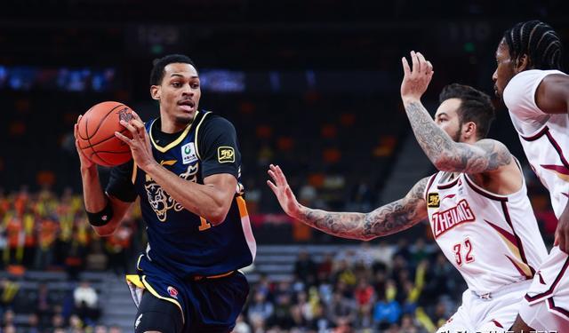 赛地聚焦——足总杯今晨热度飙升；山东泰山复出首秀；悬念犹存；数据趋势出现新变化的简单介绍